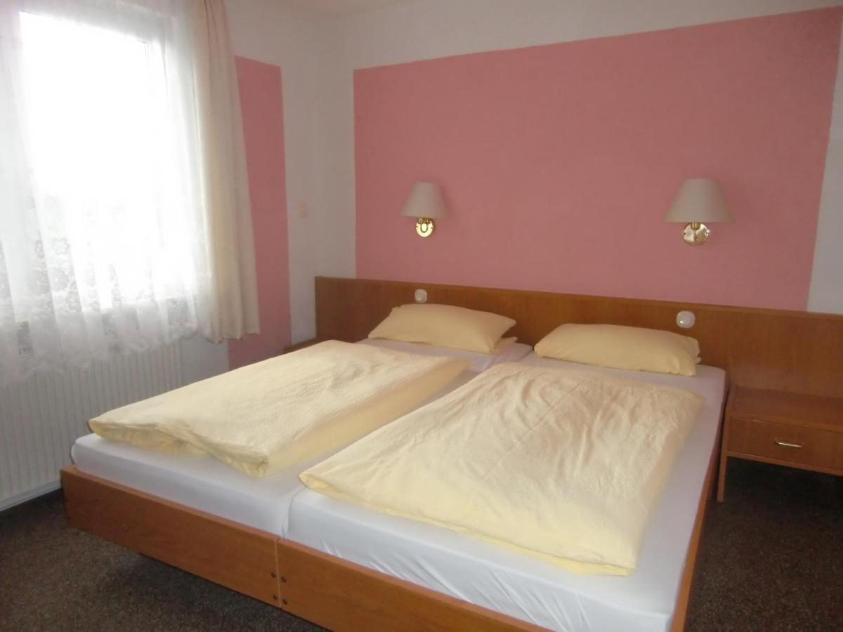 Ferienanlage direkt am Beetzsee Radewege Zimmer foto